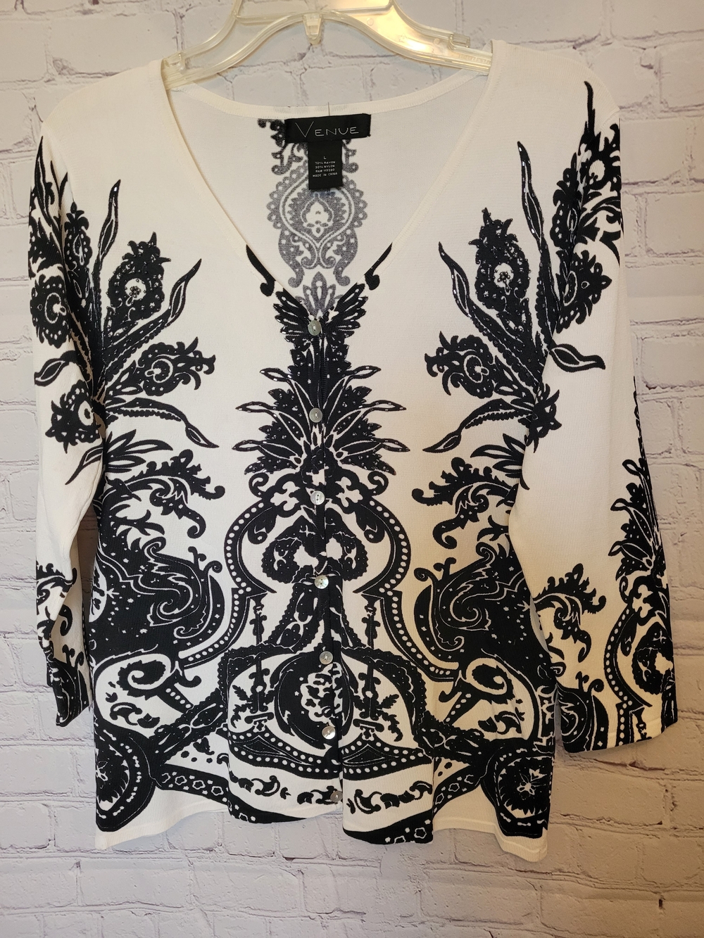 Black White Venue Size Large Beaded V Neck Knit Top Captivating Design